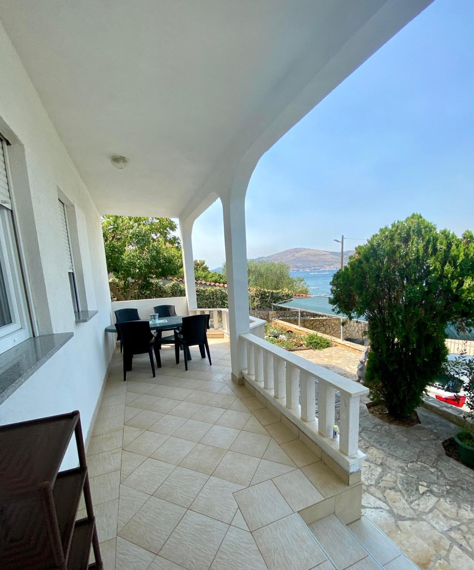 Apartments Iva Alla Trogir Extérieur photo